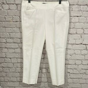 White House Black Market Flat Front Slim Ankle White Cream Size 6